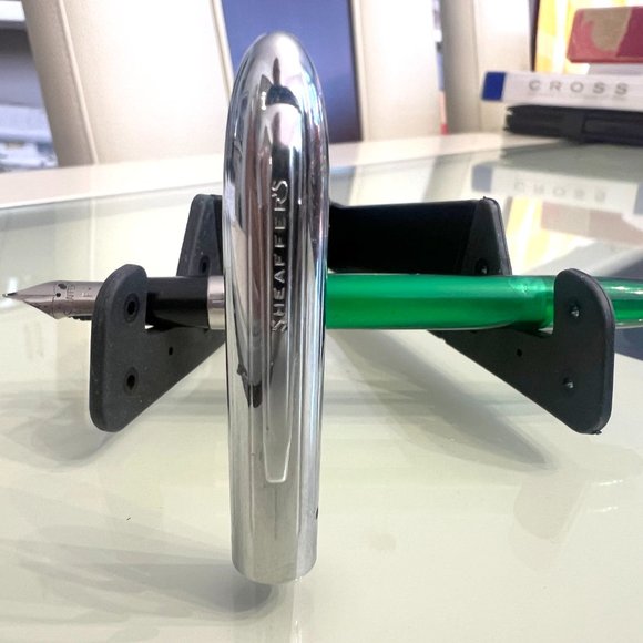 Sheaffer's Vintage Green Fountain Pen - Circa 1960's! - Picture 1 of 10